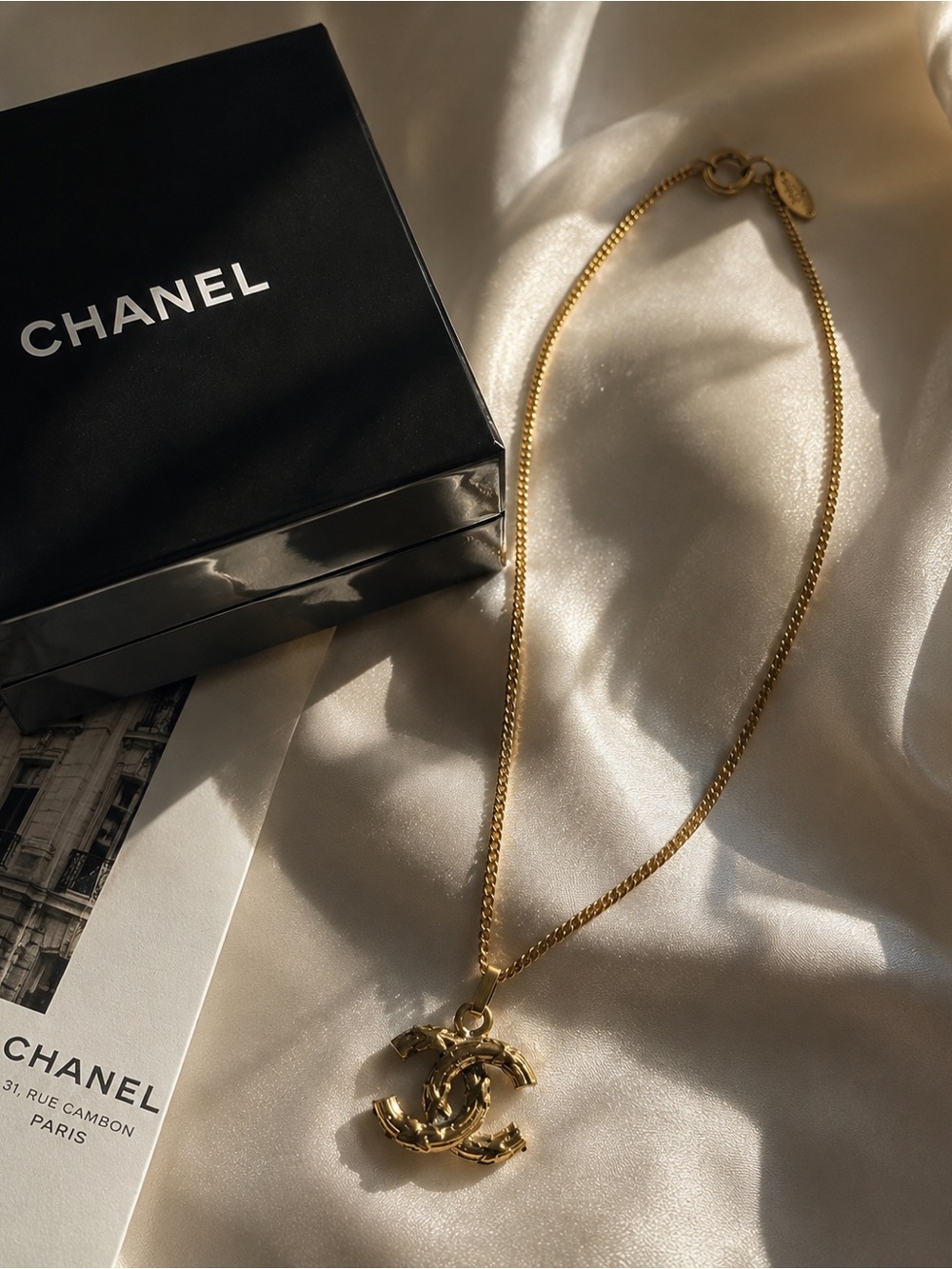Vintage CHANEL Textured CC Pendant Necklace 16” Gold Tone Rare 90s with Box